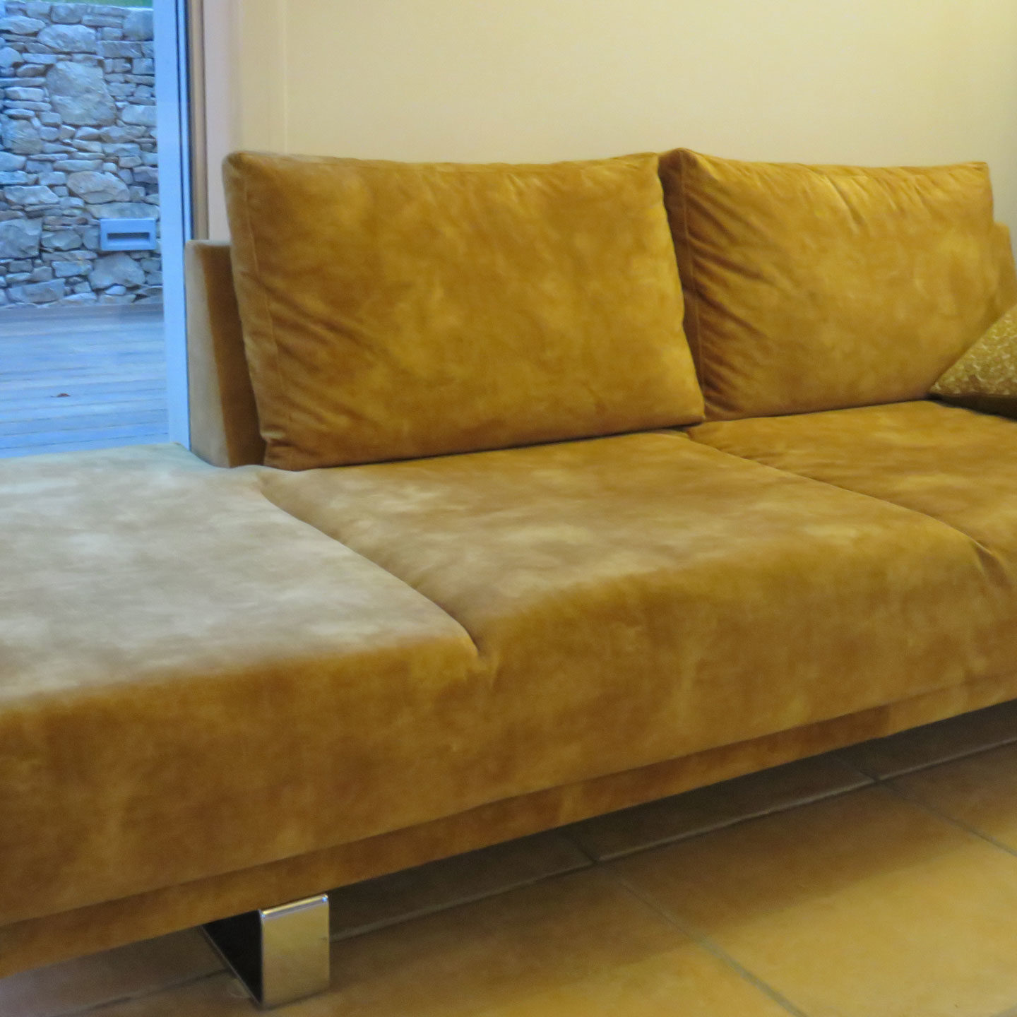 Tapisserie sur meubles à Nîmes par Les Papillons