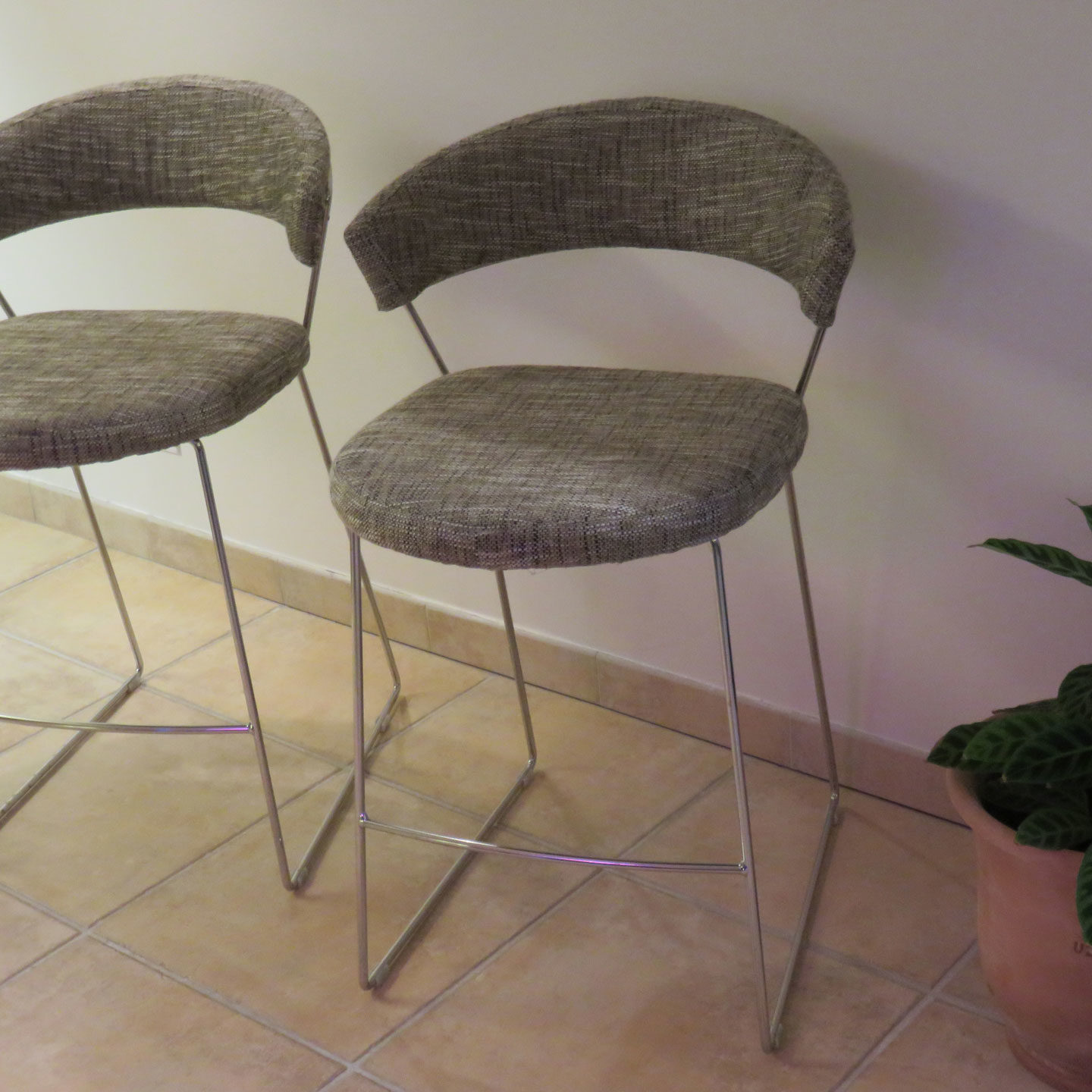 Tapisserie sur siège de bar. Tissu - Casal-