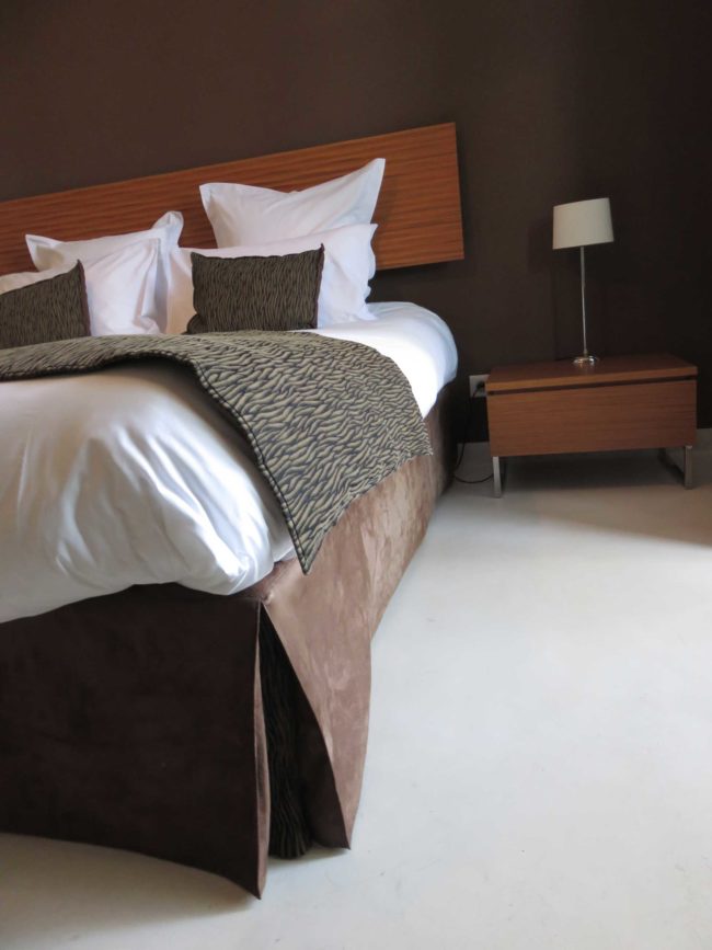 Création de tour de lit, écharpe de lit, coussins. Tissus - PierreAthezza Frey , Casal -