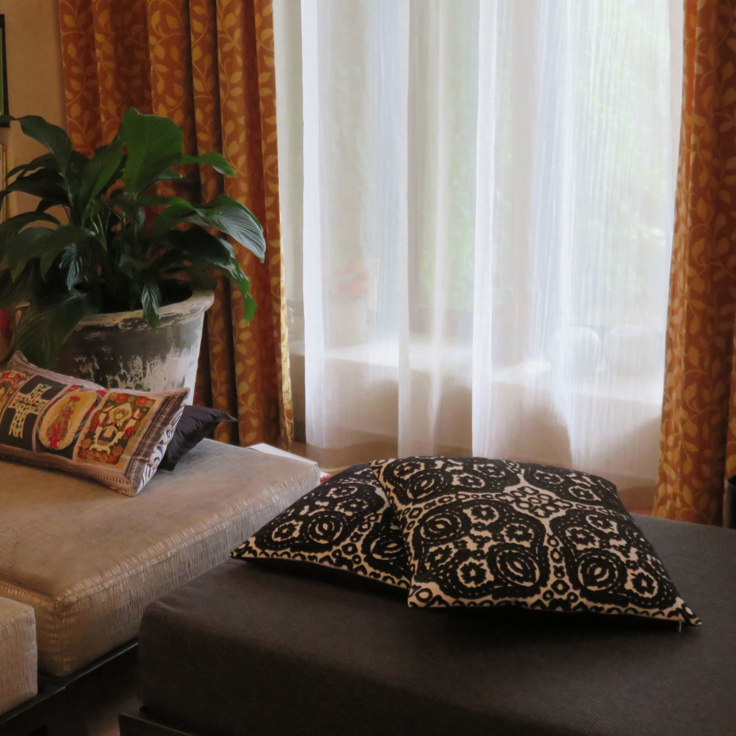 Habillage de fenêtres par Les Papillons Tapissier décorateur à Nîmes