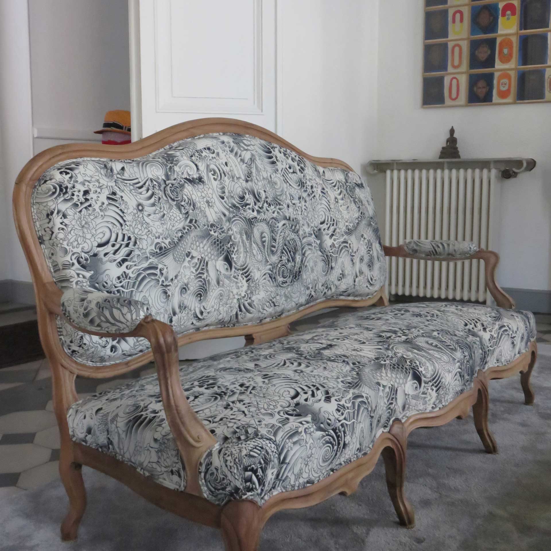 Tapisserie sur meuble à Nîmes par Les Papillons