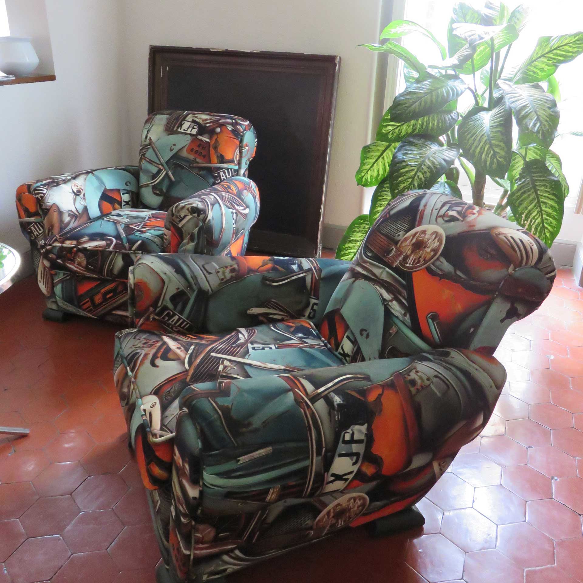 Tapisserie sur meuble à Nîmes par Les Papillons