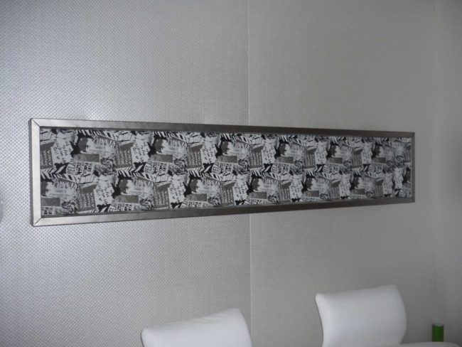 Skaï - Casal- dans un cadre aluminium brossé, sur-mesure.